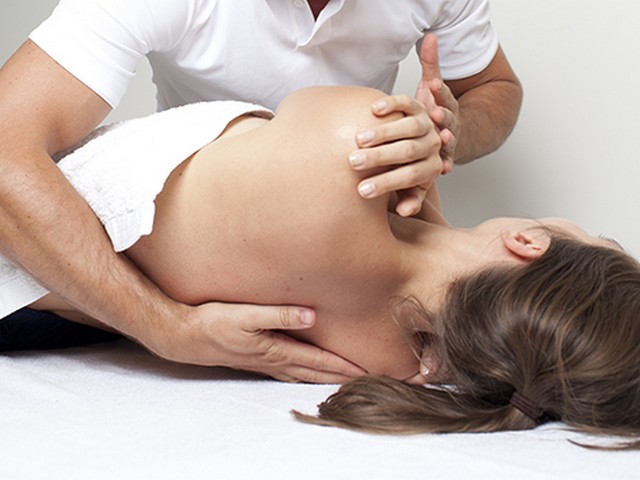 Neck Injury Doctor Chiropractor Bundall